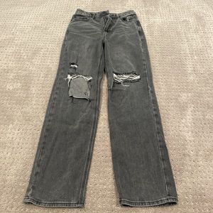 cute all black distressed jeans!!